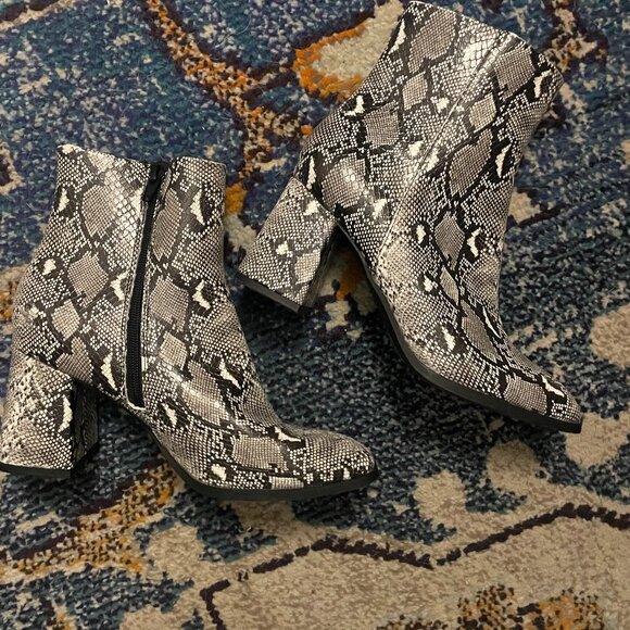 Snake Print Booties - Picture 1 of 3